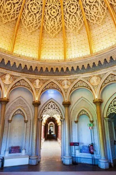 Sintra village, with free time for lunch on the day trip